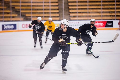 MIKAELA MACKENZIE / WINNIPEG FREE PRESS

Bisons player Brielle Dacquay-Neveux (2) skates at practice at the Wayne Fleming Arena in Winnipeg on Wednesday, Nov. 24, 2021. For Mike Sawatzky story.
Winnipeg Free Press 2021.