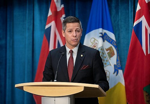 JESSICA LEE / WINNIPEG FREE PRESS

Mayor Brian Bowman speaks at a press conference at City Hall on November 24, 2021

Reporter: Joyanne










