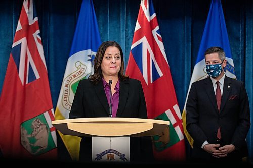 JESSICA LEE / WINNIPEG FREE PRESS

Mayor Brian Bowman and Premier Heather Stefanson announce they will be working together at City Hall on November 24, 2021

Reporter: Joyanne










