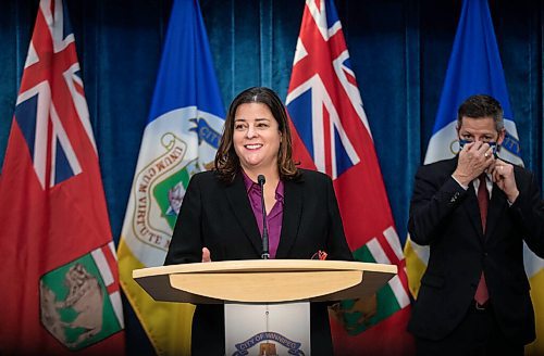 JESSICA LEE / WINNIPEG FREE PRESS

Mayor Brian Bowman and Premier Heather Stefanson announce they will be working together at City Hall on November 24, 2021

Reporter: Joyanne










