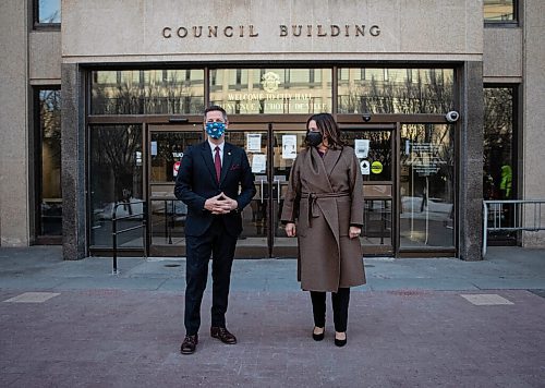 JESSICA LEE / WINNIPEG FREE PRESS

Mayor Brian Bowman and Premier Heather Stefanson meet at City Hall on November 24, 2021

Reporter: Joyanne










