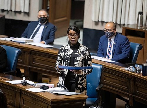 JESSICA LEE / WINNIPEG FREE PRESS

Minister of Health and Seniors Care Minister of Mental Health, Wellness and Recovery Audrey Gordon speaks during a sitting at the Legislative Building on November 24, 2021

Reporter: Carol











