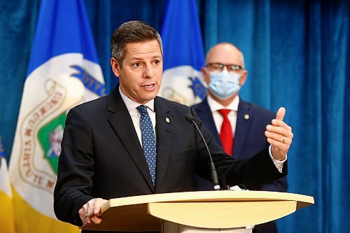 MIKAELA MACKENZIE / WINNIPEG FREE PRESS

Mayor Brian Bowman (front) and finance chair Scott Gillingham present the preliminary budget to the media at City Hall in Winnipeg on Friday, Nov. 26, 2021. For Joyanne story.
Winnipeg Free Press 2021.