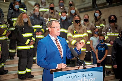 MIKE DEAL / WINNIPEG FREE PRESS
Premier Heather Stefanson along with Finance Minister Scott Fielding and Alex Forrest (pictured), president, Manitoba Professional Firefighters joined a number of female firefighters on the grand staircase Friday afternoon, in the Manitoba Legislative building during the announcement that the government would be amending the Workers Compensation Act (WCA) to include coverage for five additional cancers to the list of presumptive cancers, pertaining to firefighters and at-risk personnel in the Manitoba Fire Commissioners Office.
211126 - Friday, November 26, 2021.