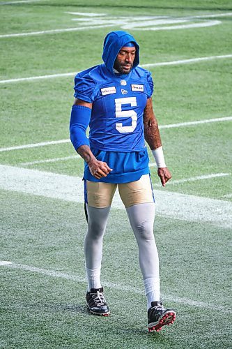 MIKE DEAL / WINNIPEG FREE PRESS
Winnipeg Blue Bombers Willie Jefferson (5) during practice at IG Field Friday morning.
211126 - Friday, November 26, 2021.