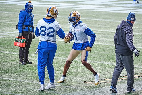 MIKE DEAL / WINNIPEG FREE PRESS
Winnipeg Blue Bombers Darvin Adams (1) who is on the one game injured list during practice at IG Field Friday morning.
211126 - Friday, November 26, 2021.