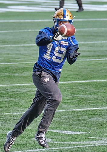 MIKE DEAL / WINNIPEG FREE PRESS
Winnipeg Blue Bombers Kyrie Wilson (19) during practice at IG Field Friday morning.
211126 - Friday, November 26, 2021.