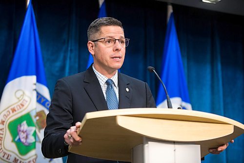 MIKAELA MACKENZIE / WINNIPEG FREE PRESS

Mayor Brian Bowman speaks at a press conference announcing the Alternative Response to Citizens in Crisis pilot project in Winnipeg on Monday, Nov. 29, 2021. For Joyanne story.
Winnipeg Free Press 2021.