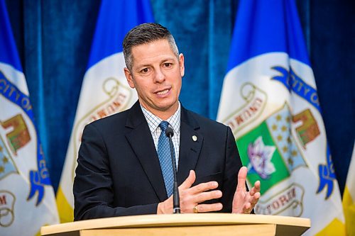 MIKAELA MACKENZIE / WINNIPEG FREE PRESS

Mayor Brian Bowman speaks at a press conference announcing the Alternative Response to Citizens in Crisis pilot project in Winnipeg on Monday, Nov. 29, 2021. For Joyanne story.
Winnipeg Free Press 2021.