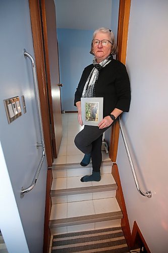 JOHN WOODS / WINNIPEG FREE PRESS
Barbara Halabut is photographed at her home in Winnipeg on Monday, November 29, 2021. Her husband Greg has been ill and a participant in the health care system. She is annoyed at some of the care theyve received.


Re: