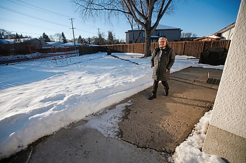 JOHN WOODS / WINNIPEG FREE PRESS
Barbara Halabut is photographed at her home in Winnipeg on Monday, November 29, 2021. Her husband Greg has been ill and a participant in the health care system. She is annoyed at some of the care theyve received.

Re: