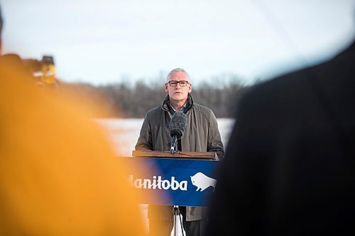 MIKAELA MACKENZIE / WINNIPEG FREE PRESS

 Xplornet executive vice president Bill Macdonald  speaks at a Xplornet communications Inc. announcement in Grande Pointe on Tuesday, Nov. 30, 2021. For Martin Cash story.
Winnipeg Free Press 2021.