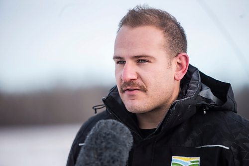 MIKAELA MACKENZIE / WINNIPEG FREE PRESS

Ritchot mayor Chris Ewan speaks at a Xplornet communications Inc. announcement in Grande Pointe on Tuesday, Nov. 30, 2021. For Martin Cash story.
Winnipeg Free Press 2021.