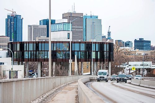 MIKAELA MACKENZIE / WINNIPEG FREE PRESS

The "flying saucer" condo building near the Disraeli Bridge in Winnipeg on Tuesday, Nov. 30, 2021. For Alison Gillmor story.
Winnipeg Free Press 2021.