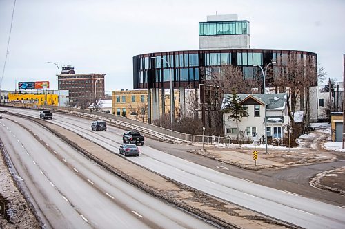 MIKAELA MACKENZIE / WINNIPEG FREE PRESS

The "flying saucer" condo building near the Disraeli Bridge in Winnipeg on Tuesday, Nov. 30, 2021. For Alison Gillmor story.
Winnipeg Free Press 2021.