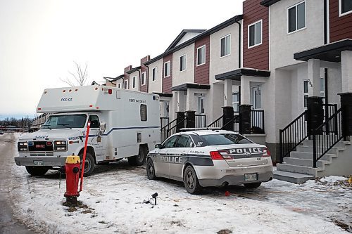 JOHN WOODS / WINNIPEG FREE PRESS
Police investigate at the scene of a homicide at 200 Forrester Avenue in Winnipeg on Tuesday, November 30, 2021. 

Re: Abas