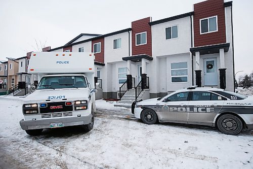 JOHN WOODS / WINNIPEG FREE PRESS
Police investigate at the scene of a homicide at 200 Forrester Avenue in Winnipeg on Tuesday, November 30, 2021. 

Re: Abas