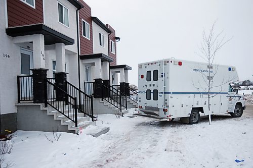 JOHN WOODS / WINNIPEG FREE PRESS
Police investigate at the scene of a homicide at 200 Forrester Avenue in Winnipeg on Tuesday, November 30, 2021. 

Re: Abas