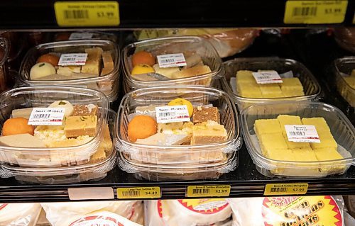 JESSICA LEE / WINNIPEG FREE PRESS
Grocery items at Dinos Grocery Mart are photographed on November 30, 2021.
Reporter: Dave