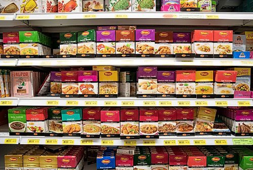 JESSICA LEE / WINNIPEG FREE PRESS

Grocery items at Dinos Grocery Mart are photographed on November 30, 2021.

Reporter: Dave











