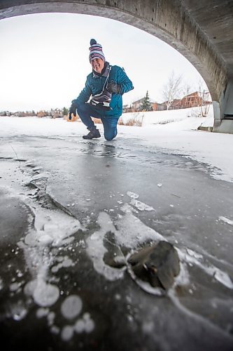 MIKAELA MACKENZIE / WINNIPEG FREE PRESS

Skating enthusiast Kerry Stevenson poses for a portrait on a pond near his house in Winnipeg on Wednesday, Dec. 1, 2021. For --- story.
Winnipeg Free Press 2021.