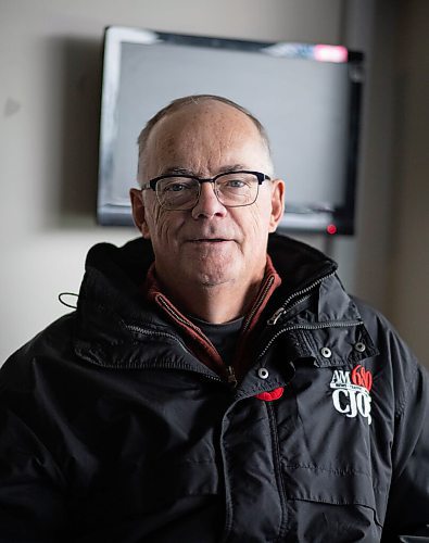 JESSICA LEE / WINNIPEG FREE PRESS

Bob Irving, 71, is photographed on December 2, 2021 in his broadcast booth at IG Field. He has been calling the Bombers games for CJOB since 1973 and retires on Sunday.

Reporter: Ben











