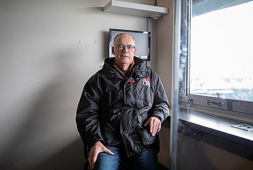 JESSICA LEE / WINNIPEG FREE PRESS

Bob Irving, 71, is photographed on December 2, 2021 in his broadcast booth at IG Field. He has been calling the Bombers games for CJOB since 1973 and retires on Sunday.

Reporter: Ben











