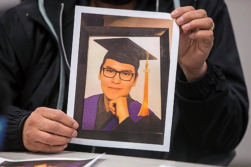 MIKAELA MACKENZIE / WINNIPEG FREE PRESS

God's Lake chief Hubert Watt holds a photo of Stewart Andrews during a press conference reacting to the IIU report in Winnipeg on Thursday, Dec. 2, 2021. For Katie May story.
Winnipeg Free Press 2021.