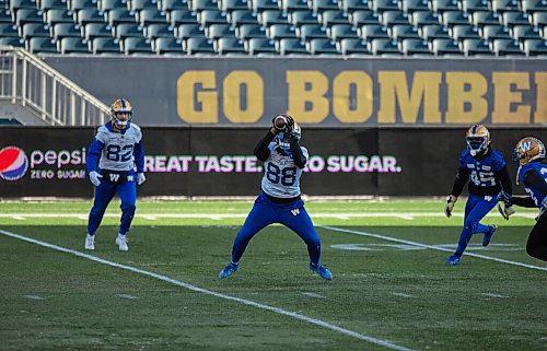 JESSICA LEE / WINNIPEG FREE PRESS

Rasheed Bailey #88 is photographed at Bombers practice on December 3, 2021 at IG Field.

Reporter: Taylor









