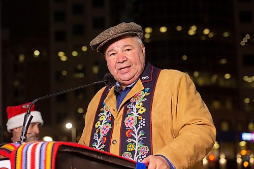 Mike Sudoma / Winnipeg Free Press
Manitoba Metis Federation president, David Chartrand, talks to media prior to presenting a cheque for $50,000 to the Christmas Cheer Board executive director, Shawna Bell Friday evening as the MMF kicks off the start to the Christmas season at the site of the new Red River Métis Heritage Centre.
December 3, 2021