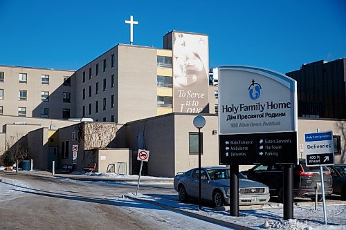 MIKE DEAL / WINNIPEG FREE PRESS
The Holy Family Home a personal care home at 165 Aberdeen Avenue, has instituted a mandatory vaccine policy for all its staff after suffering a COVID-19 outbreak involving an unvaccinated employee that infected two residents and claimed the life of a woman in her 90s. Holy Family Home, a 317-bed personal care home operated by the Sisters Servants of Mary Immaculate, issued a bulletin to families on November 19 that a COVID-19 outbreak had been declared in its St. Michaels-5A unit. The bulletin said the outbreak involved one staff member and one resident in her 90s who later died on Nov. 23.
211206 - Monday, December 06, 2021.