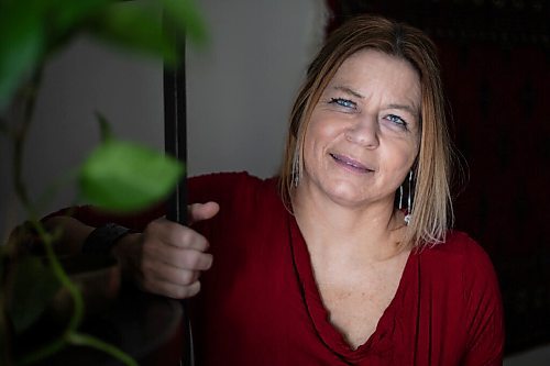 Daniel Crump / Winnipeg Free Press. Veronika Kanya in the living room of Kanyas home. Veronika became blind at age 25 and teaches jujitsu as a self defence instructor. December 8, 2021.