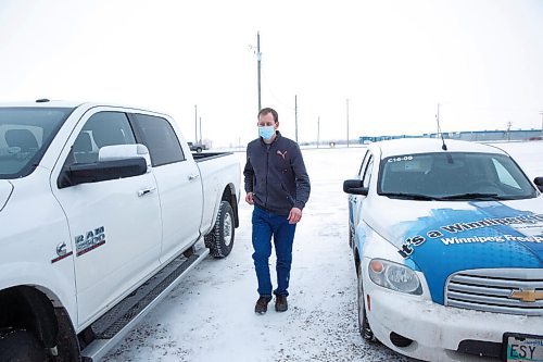 MIKE DEAL / WINNIPEG FREE PRESS
An employee of Haskett Growers photographs Winnipeg Free Press car after reporter requested to speak to Harold Thiessen at their office south of Winkler, MB.
211208 - Wednesday, December 08, 2021.