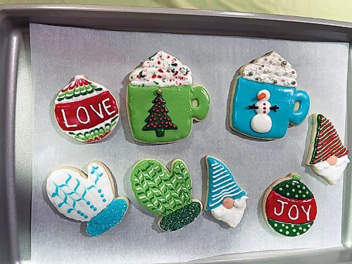 Canstar Community News One of the winter programs offered by the Macdonald-Headingley Recreation District is a winter cookie-painting class.