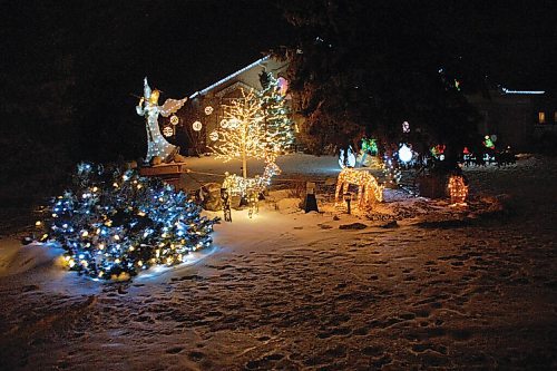 Canstar Community News Homeowners in and around Headingley have outdone themselves this year with their holiday light displays and decorations.