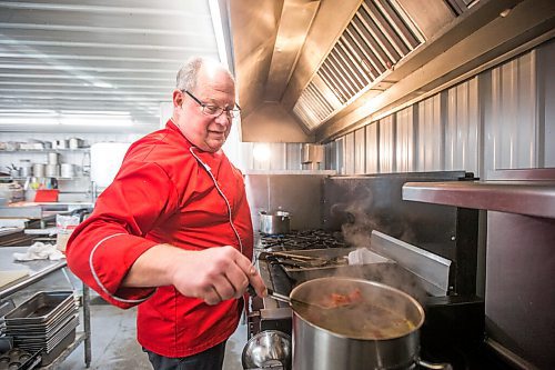 MIKAELA MACKENZIE / WINNIPEG FREE PRESS

Roger Wilton makes soups in his commercial kitchen near Beausejour on Monday, Dec. 13, 2021. For Dave Sanderson story.
Winnipeg Free Press 2021.