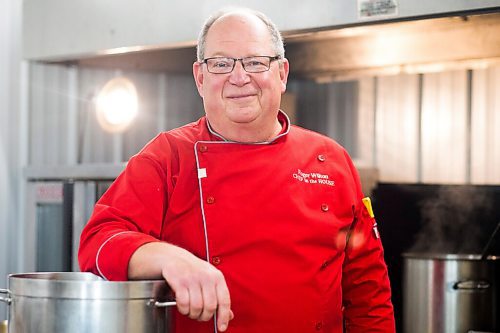 MIKAELA MACKENZIE / WINNIPEG FREE PRESS

Roger Wilton poses for a portrait while making soup in his commercial kitchen near Beausejour on Monday, Dec. 13, 2021. For Dave Sanderson story.
Winnipeg Free Press 2021.