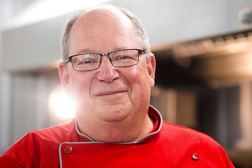 MIKAELA MACKENZIE / WINNIPEG FREE PRESS

Roger Wilton poses for a portrait while making soup in his commercial kitchen near Beausejour on Monday, Dec. 13, 2021. For Dave Sanderson story.
Winnipeg Free Press 2021.