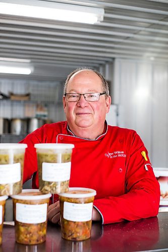 MIKAELA MACKENZIE / WINNIPEG FREE PRESS

Roger Wilton poses for a portrait while making soup in his commercial kitchen near Beausejour on Monday, Dec. 13, 2021. For Dave Sanderson story.
Winnipeg Free Press 2021.