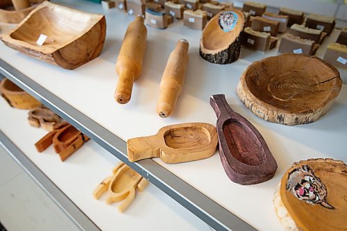 Mike Sudoma / Winnipeg Free Press
Traditional smudge bowls made by local artist who goes by the name of Dan the Carver, line a display case inside Cree Ations and Artist Showcase Monday afternoon
December 13, 2021
