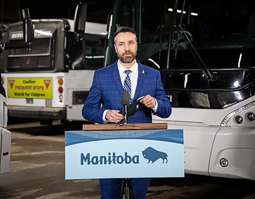 JESSICA LEE / WINNIPEG FREE PRESS

Lagimodière MLA Andrew Smith announces a $1.92-million program to support bus and air charter companies affected by the COVID-19 pandemic on December 13, 2021 at Beaver Buslines head office.

Reporter: Gabby










