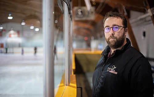 JESSICA LEE / WINNIPEG FREE PRESS

Ian McArton, Hockey Winnipeg executive director, poses for a photo on December 14, 2021 at Charles Barbour Arena.

Reporter: Chris










