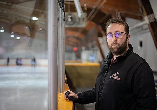 JESSICA LEE / WINNIPEG FREE PRESS

Ian McArton, Hockey Winnipeg executive director, poses for a photo on December 14, 2021 at Charles Barbour Arena.

Reporter: Chris










