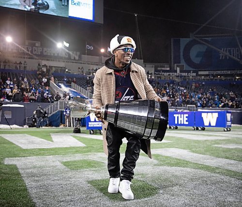 JESSICA LEE / WINNIPEG FREE PRESS

Bombers player Winston Rose celebrates the recent Grey Cup victory at IG Field on December 15, 2021.













