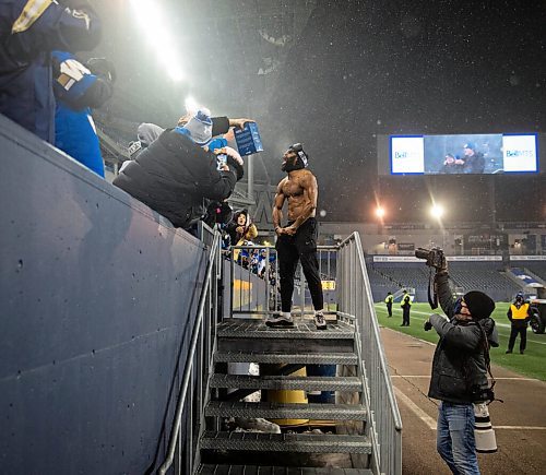 JESSICA LEE / WINNIPEG FREE PRESS

Bombers player Rasheed Bailey celebrates the recent Grey Cup victory at IG Field on December 15, 2021.














