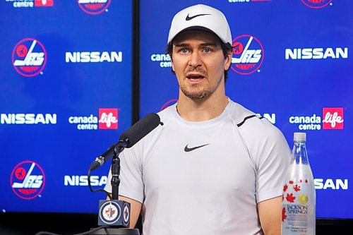 MIKE DEAL / WINNIPEG FREE PRESS
Winnipeg Jets Mark Scheifele talks about the announcement by head coach Paul Maurice that he was resigning Friday morning. 
211217 - Friday, December 17, 2021.