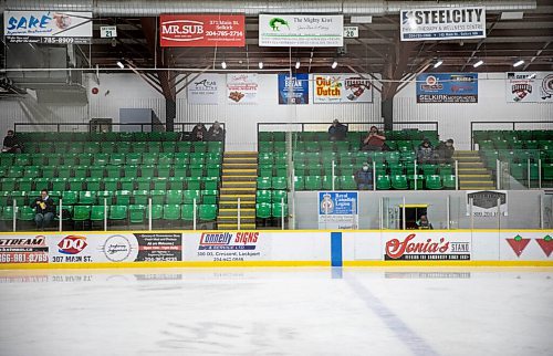 JESSICA LEE / WINNIPEG FREE PRESS

Fans are photographed at Selkirk Recreation Complex before a hockey game on December 17, 2021.












