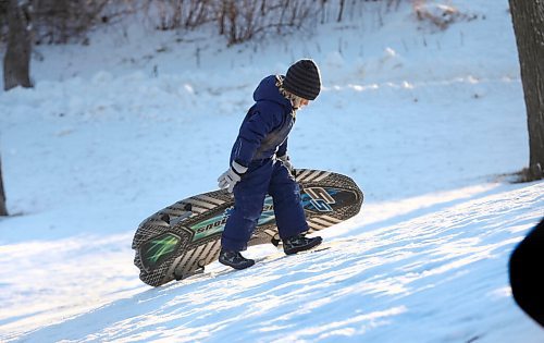 RUTH BONNEVILLE / WINNIPEG FREE PRESS

Local - Sliding Standup

A young boy carries his sled back up the icy hill while sliding at Omands Creek with family Saturday. 

Dec 18th,  2021
