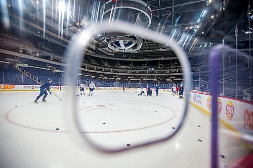 MIKAELA MACKENZIE / WINNIPEG FREE PRESS

Jets practice at Canada Life Centre in Winnipeg on Tuesday, Dec. 21, 2021. For --- story.
Winnipeg Free Press 2021.