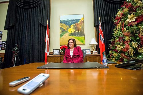 MIKAELA MACKENZIE / WINNIPEG FREE PRESS

Manitoba Premier Heather Stefanson sits with Free Press reporter Carol Sanders during a year-end interview at the Legislative Building Tuesday, December 21, 2021.
